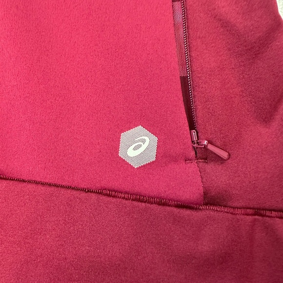 Asics Burgundy Sleeveless Vest - Picture 3 of 4